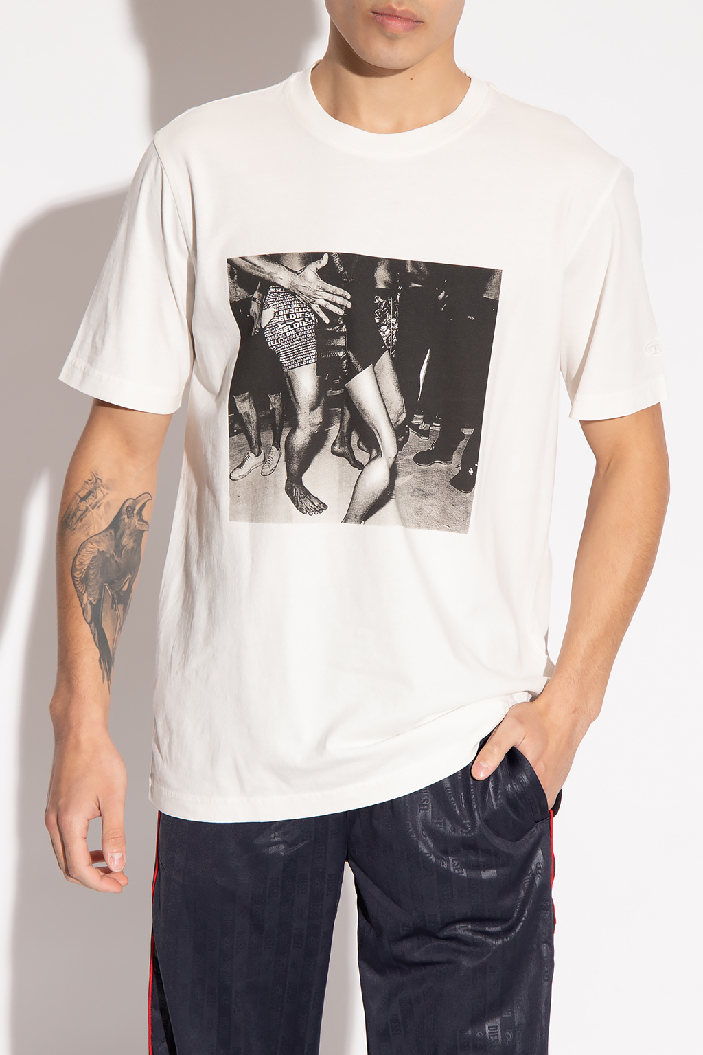 ★送料・関税込★DIESEL★DIESEL T-JUST VINTAGE T-SHIRT★ T-JUST-E16 Man: T-shirt with bleeding logo print | Diesel